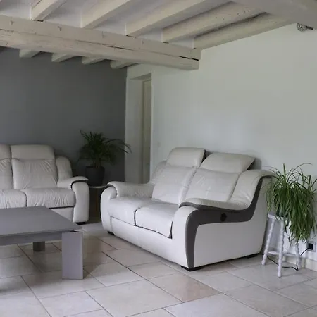 Family Of 5 Bedrooms *