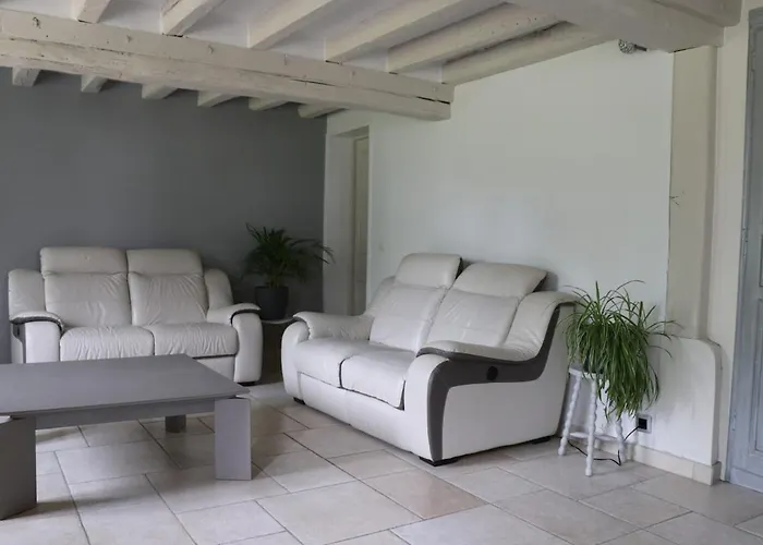 Family Of 5 Bedrooms *